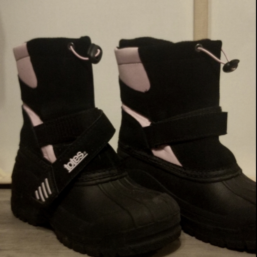 Totes pink and black winter boots